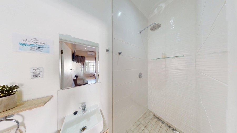 8 Bedroom Property for Sale in Summerstrand Eastern Cape